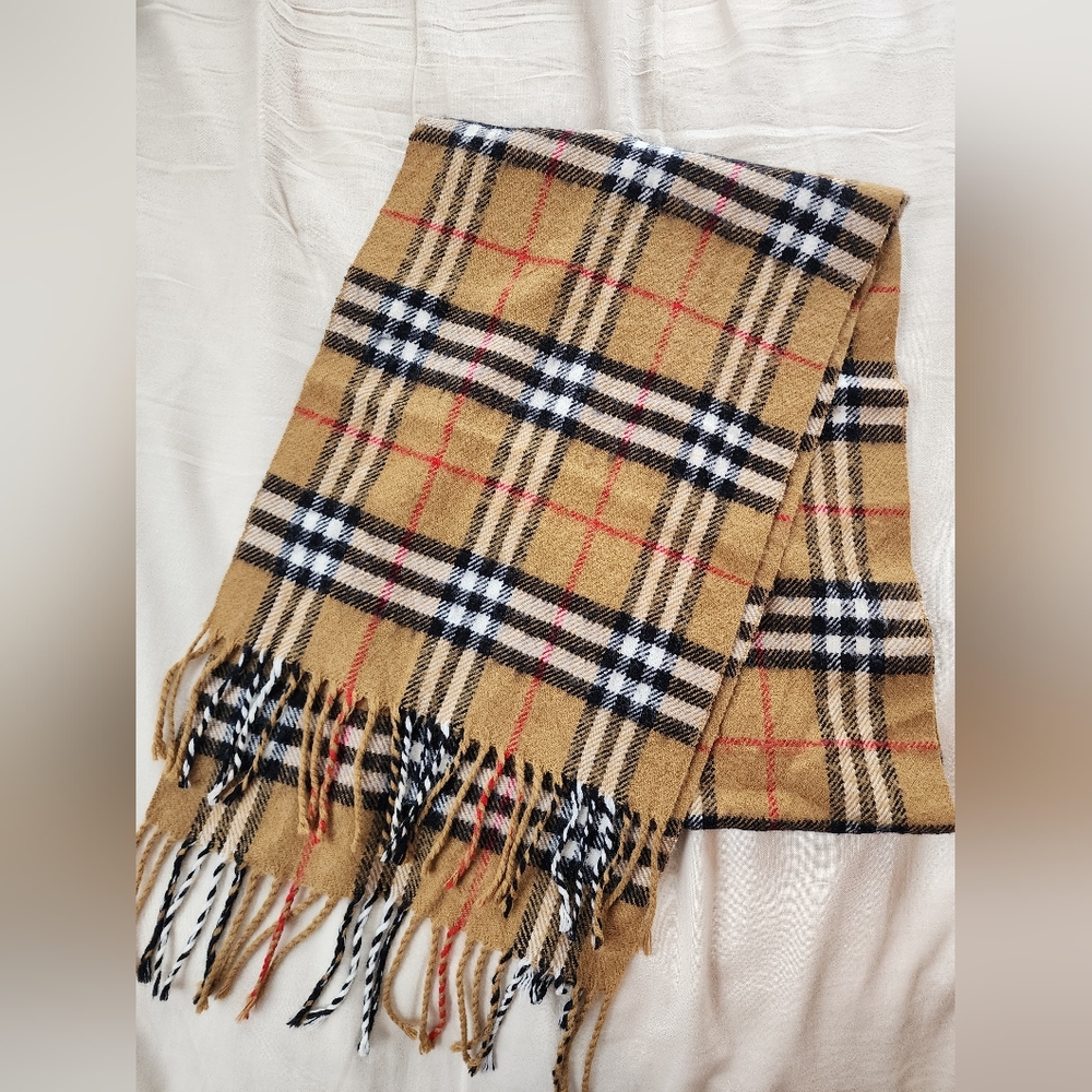 Burberry Nova Check 100% Lambswool Scarf